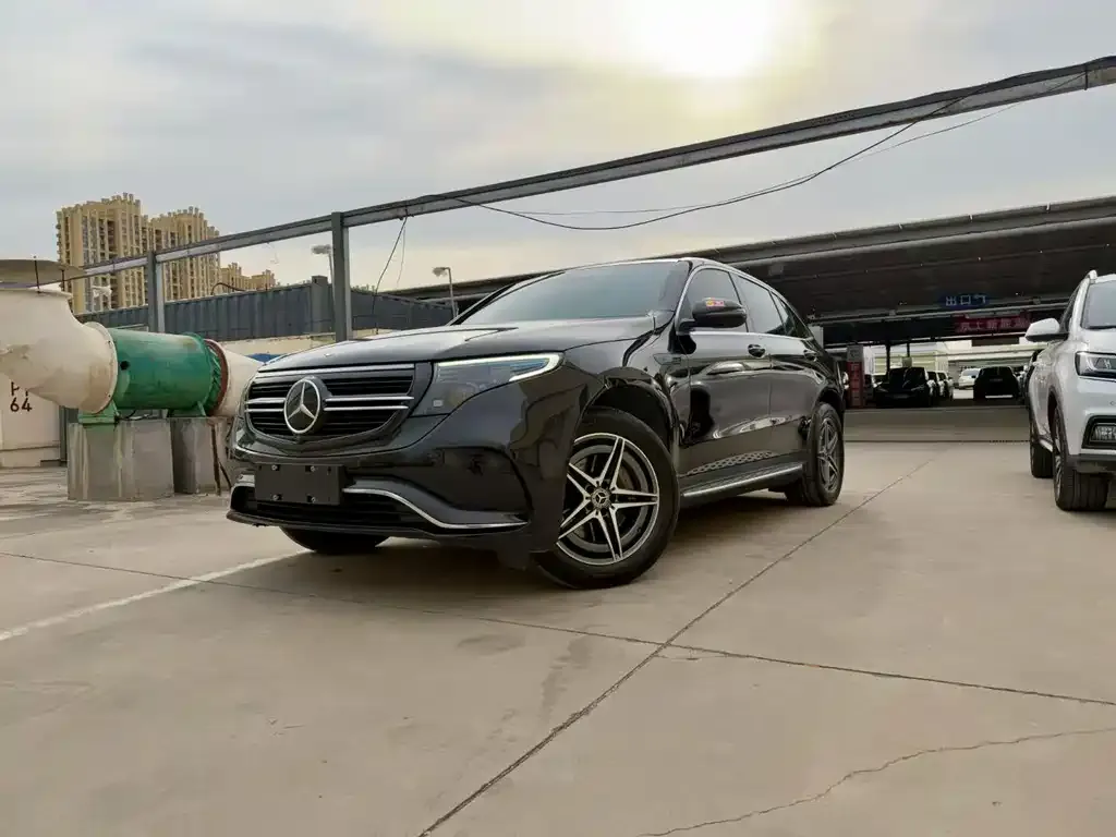 Mercedes-Benz EQC — фото 1