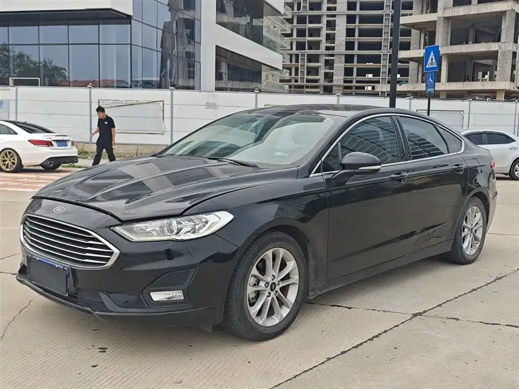 Ford Mondeo — фото 1