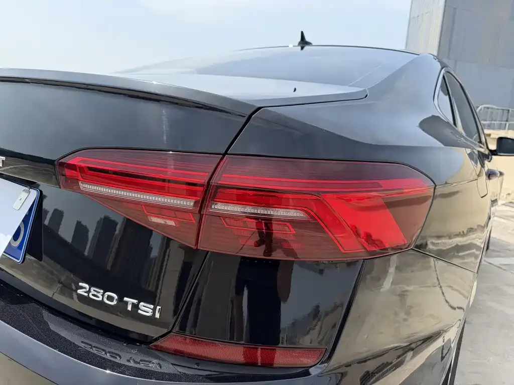 Volkswagen Passat — фото 9