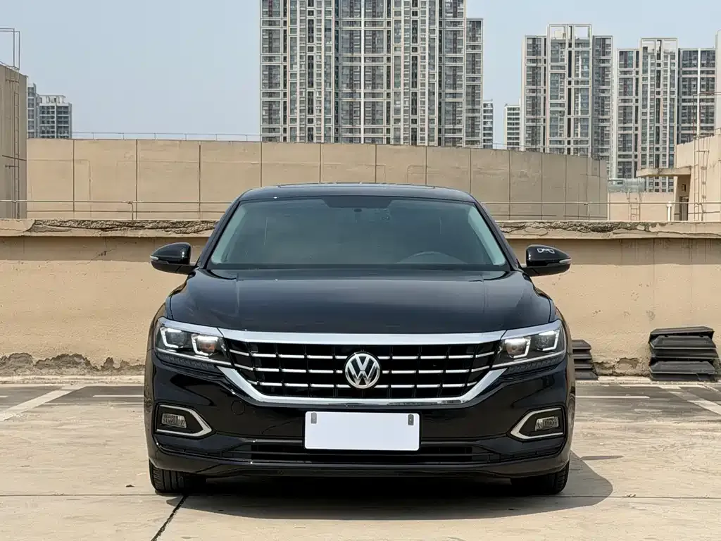 Volkswagen Passat — фото 8