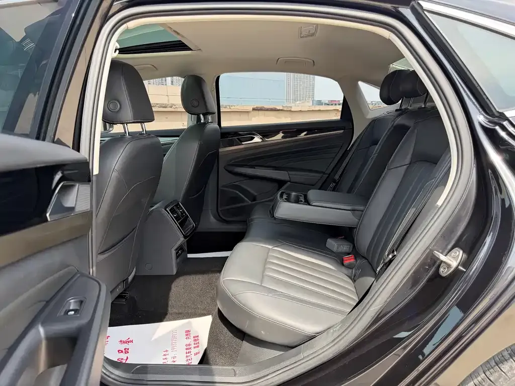 Volkswagen Passat — фото 7