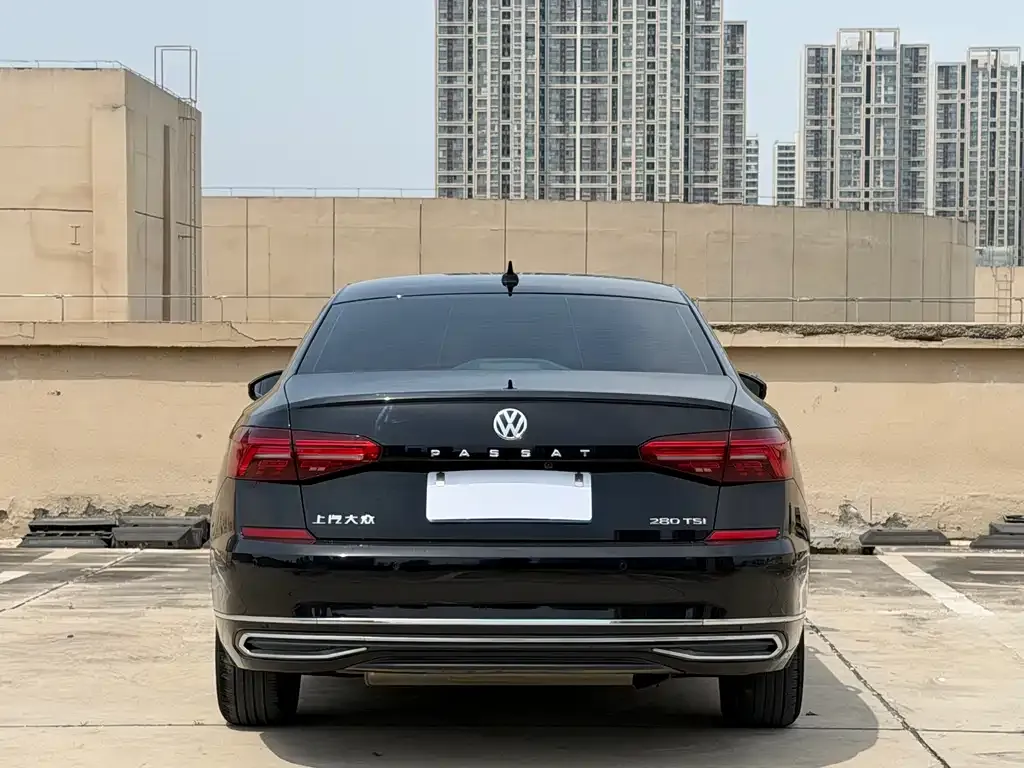 Volkswagen Passat — фото 6