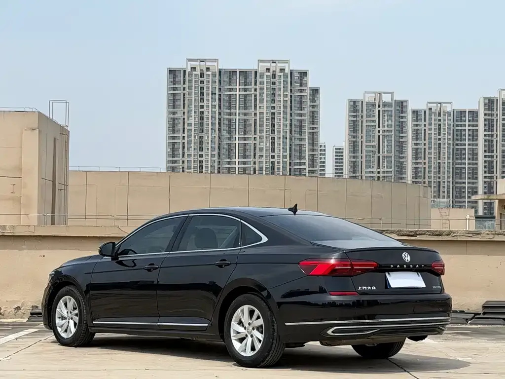 Volkswagen Passat — фото 10