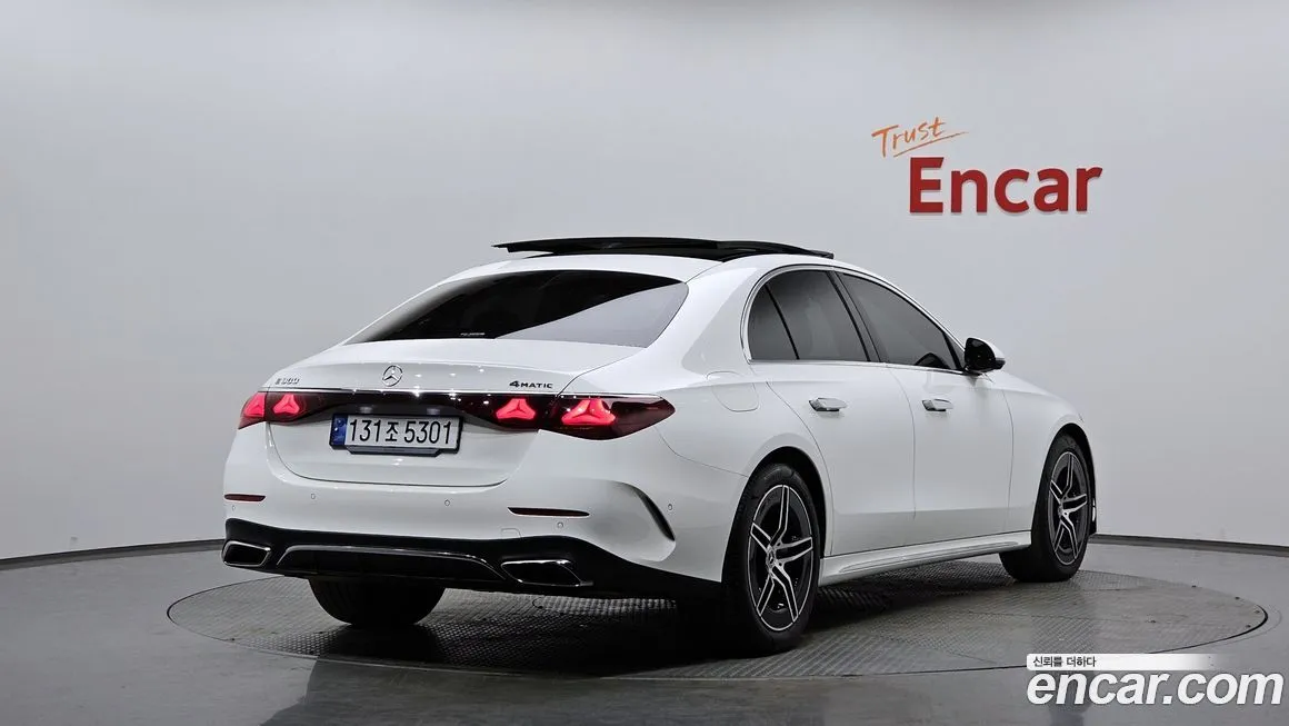 Mercedes-Benz E-Class — фото 6