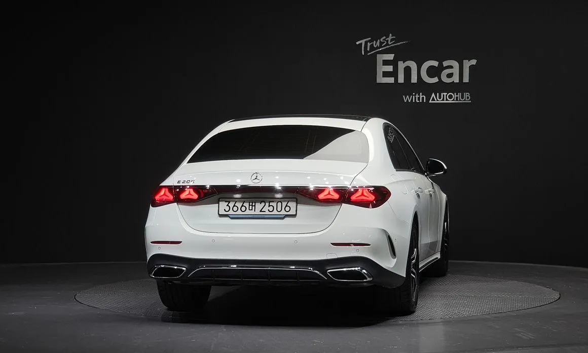 Mercedes-Benz E-Class — фото 10