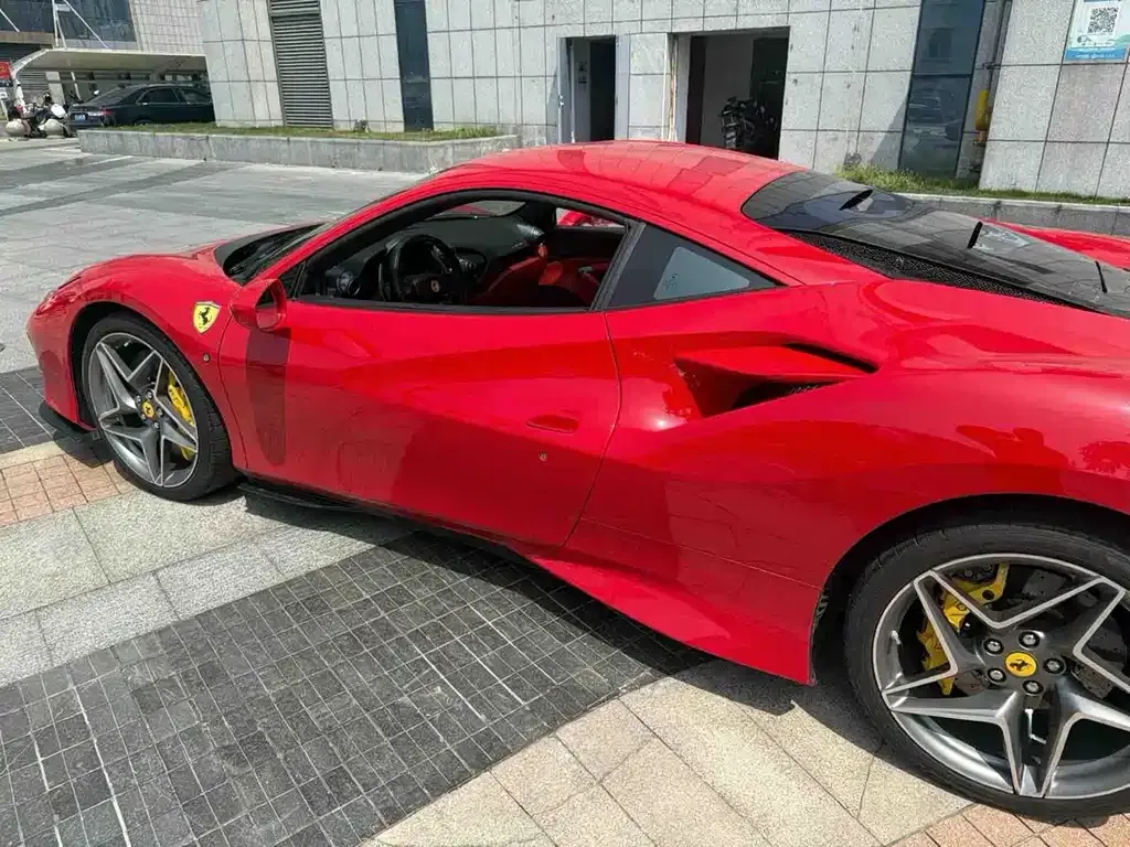 Ferrari F8 — фото 2