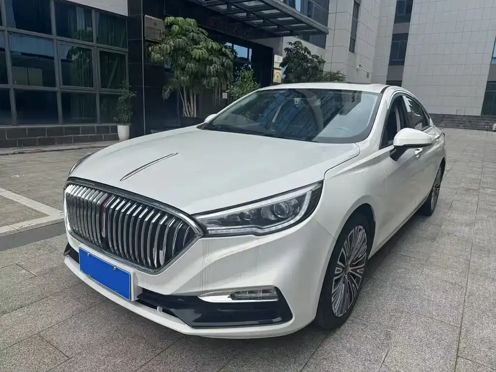 Hongqi H5 — фото 1