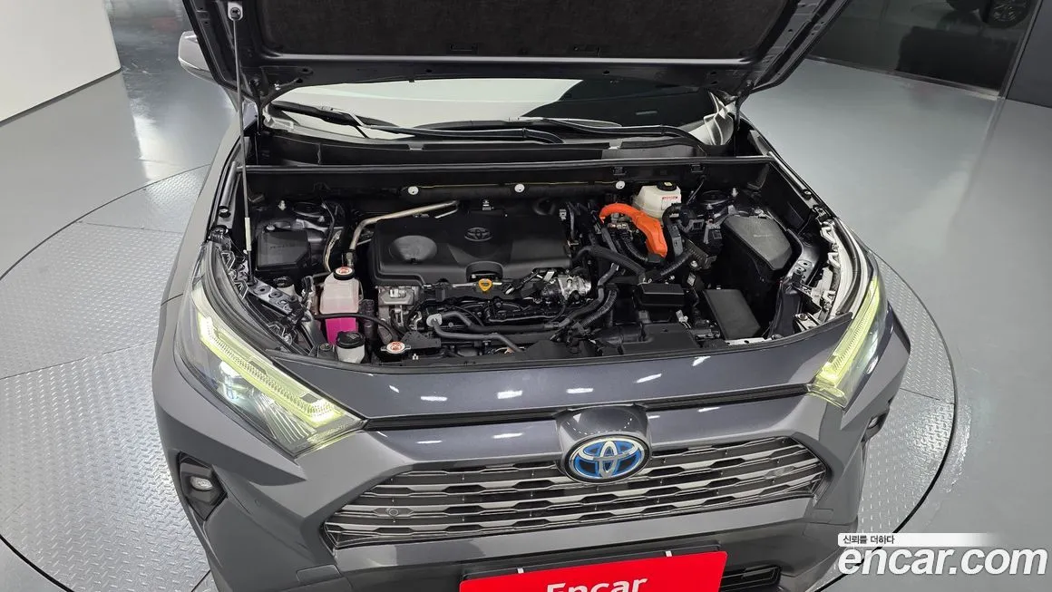 Toyota RAV4 — фото 10