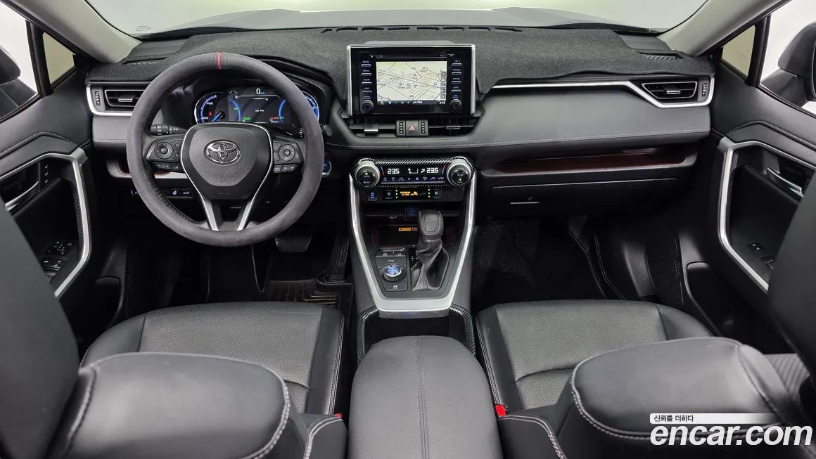 Toyota RAV4 — фото 6