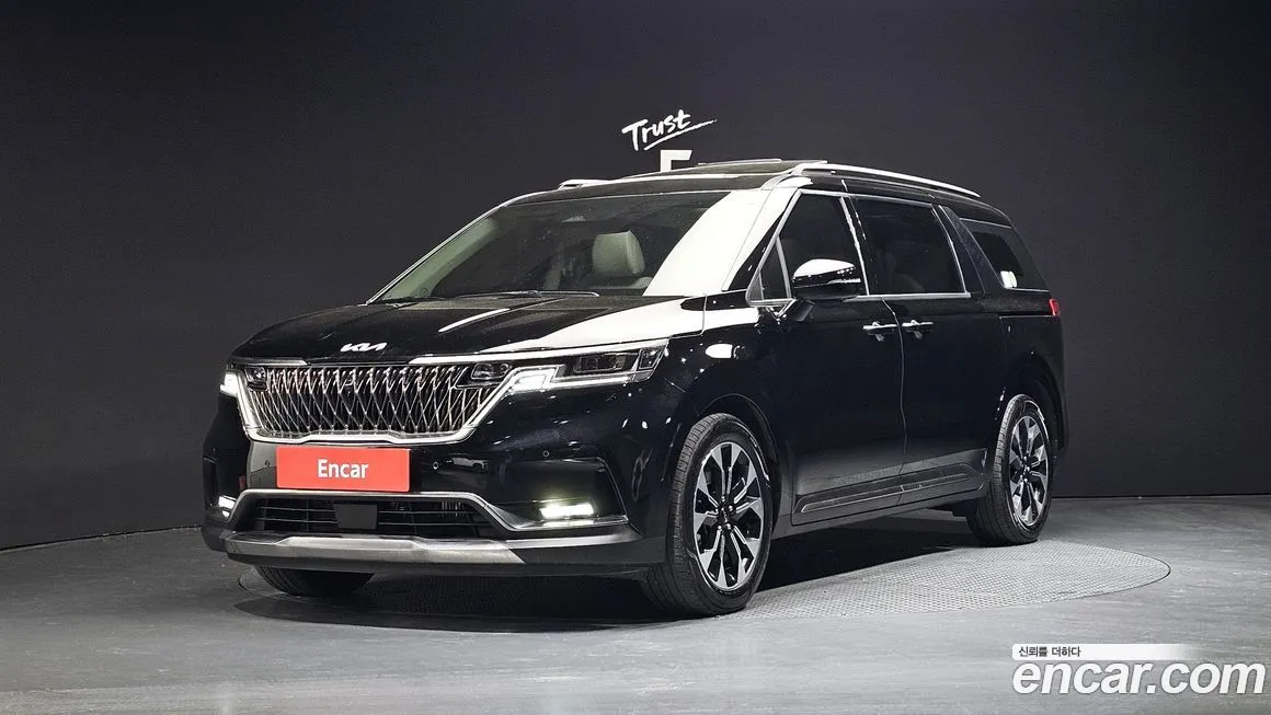 Kia Carnival — фото 1