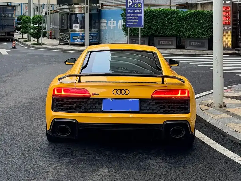 Audi R8 — фото 8