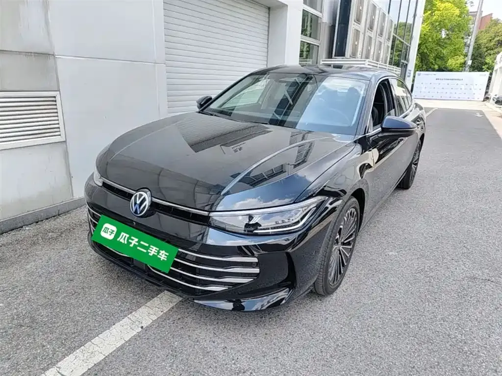 Volkswagen Passat — фото 1