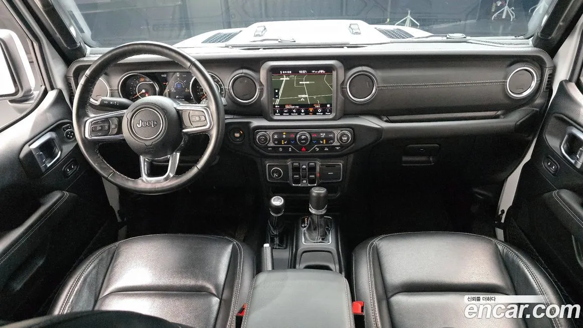 Jeep Wrangler — фото 10