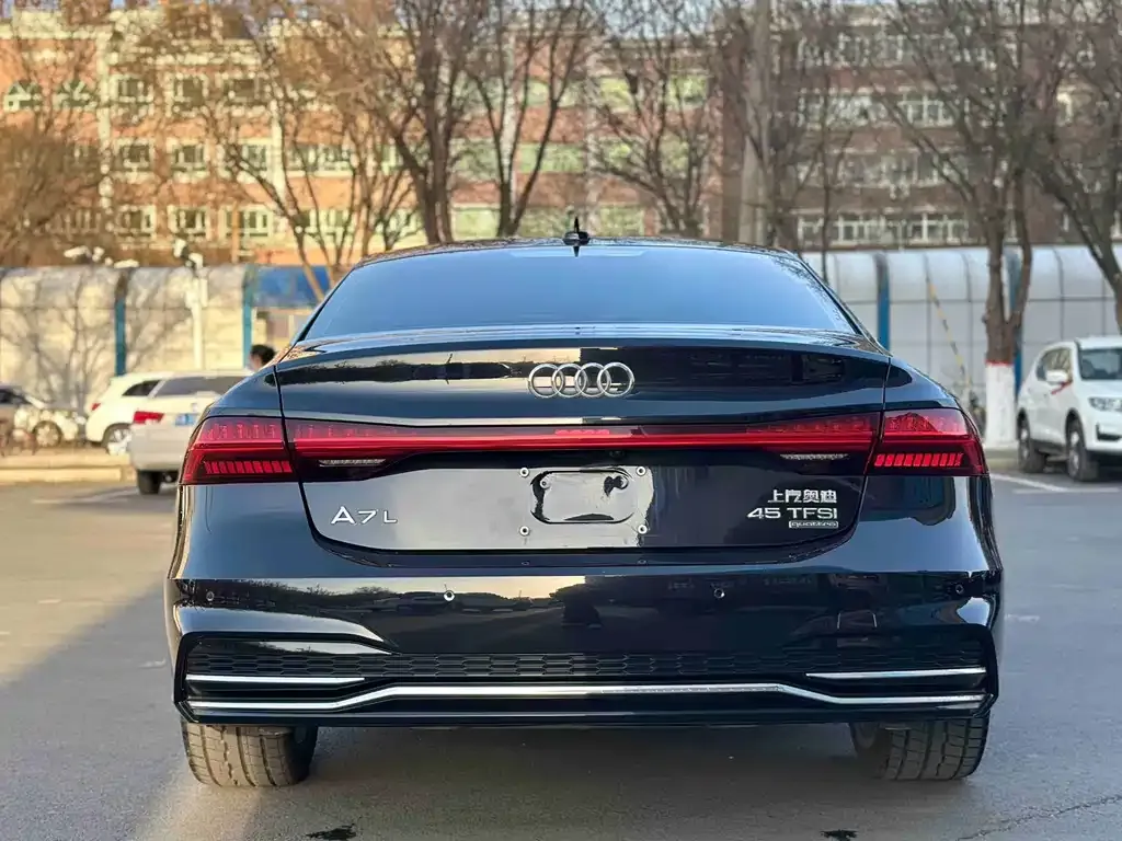 Audi A7L — фото 2