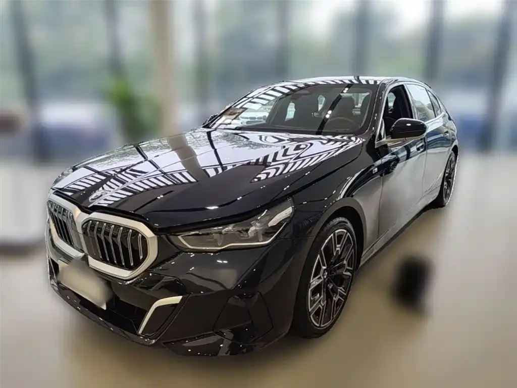 BMW 5 Series — фото 10