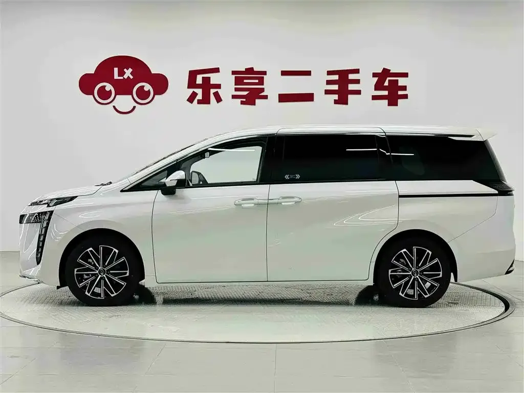 GAC Motor Trumpchi E8 — фото 10