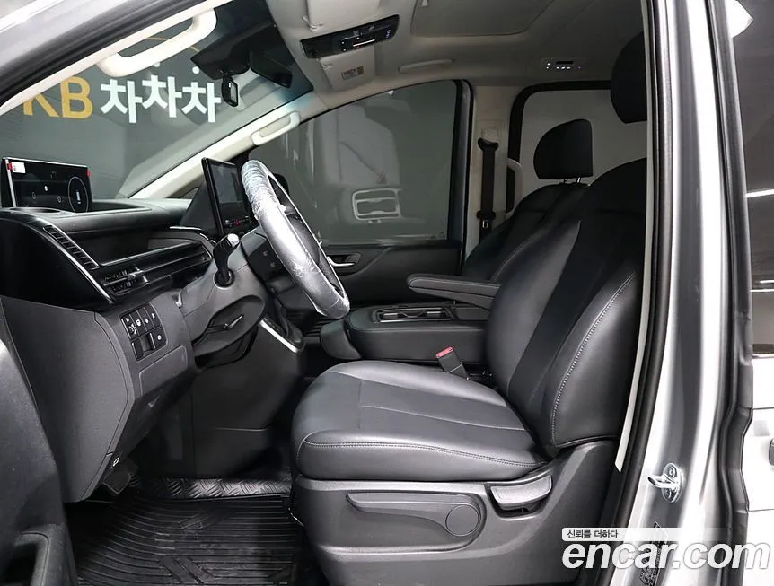 Hyundai Staria — фото 2