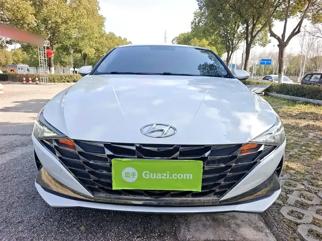 Hyundai Elantra — фото 7