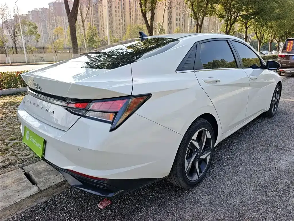 Hyundai Elantra — фото 8
