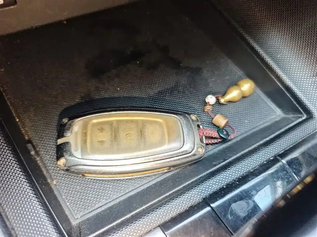 Hyundai Elantra — фото 3