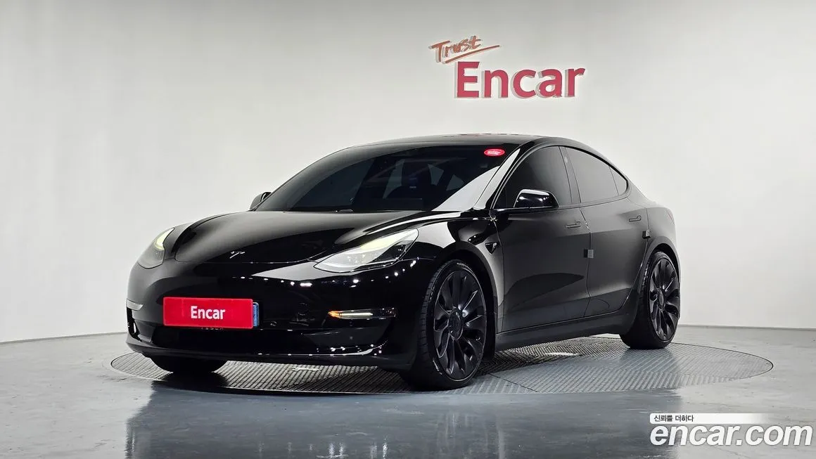 Tesla Model 3 — фото 1