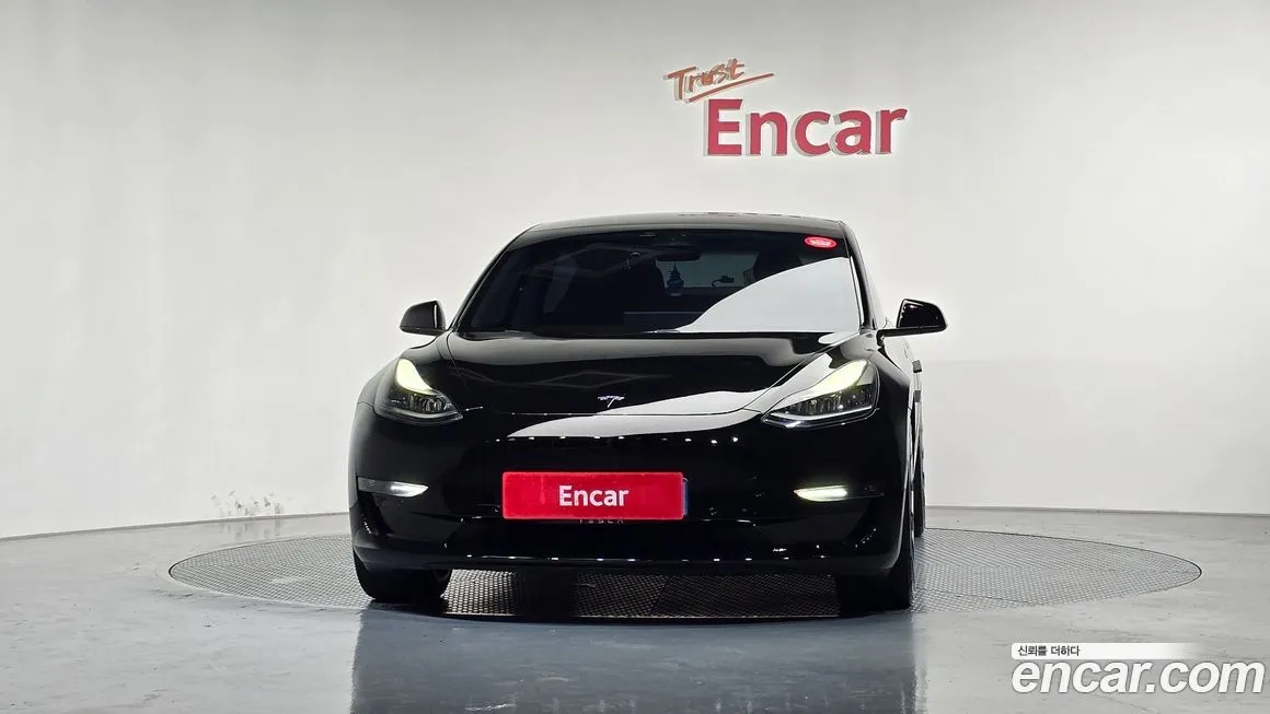 Tesla Model 3 — фото 2