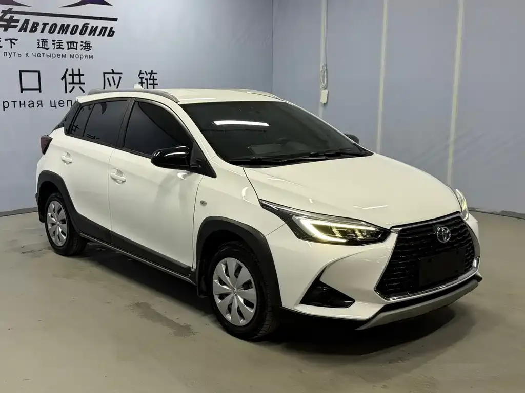 Toyota Yaris L — фото 3