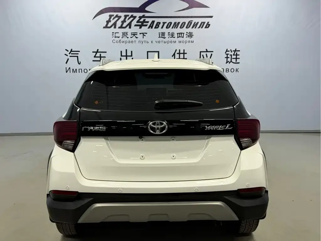 Toyota Yaris L — фото 10