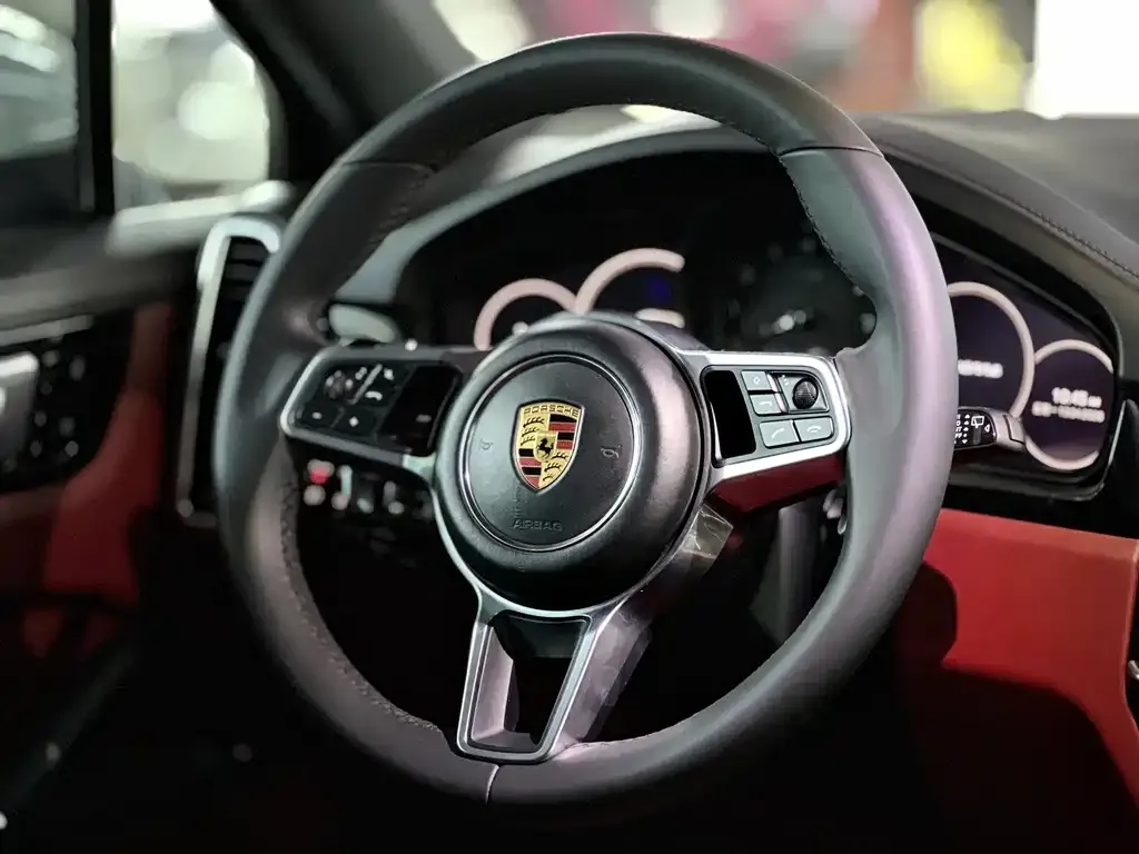 Porsche Cayenne — фото 2