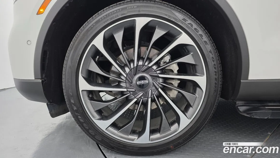 Lincoln Aviator — фото 10