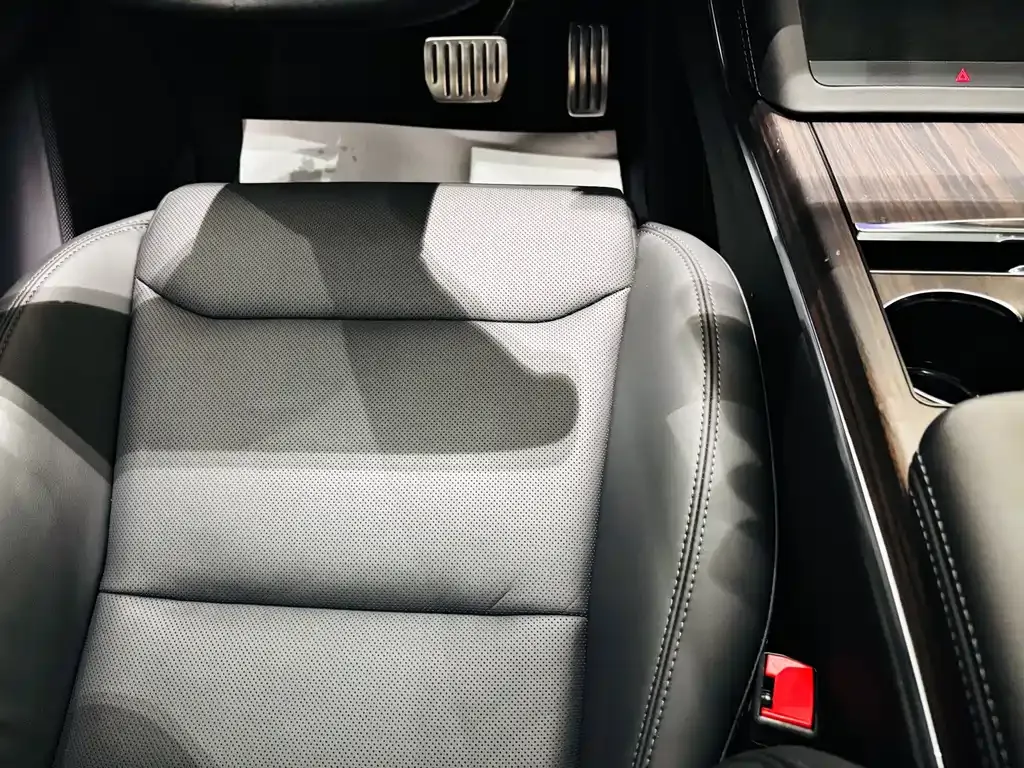 Tesla Model X — фото 10