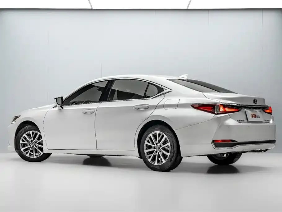 Lexus ES — фото 2
