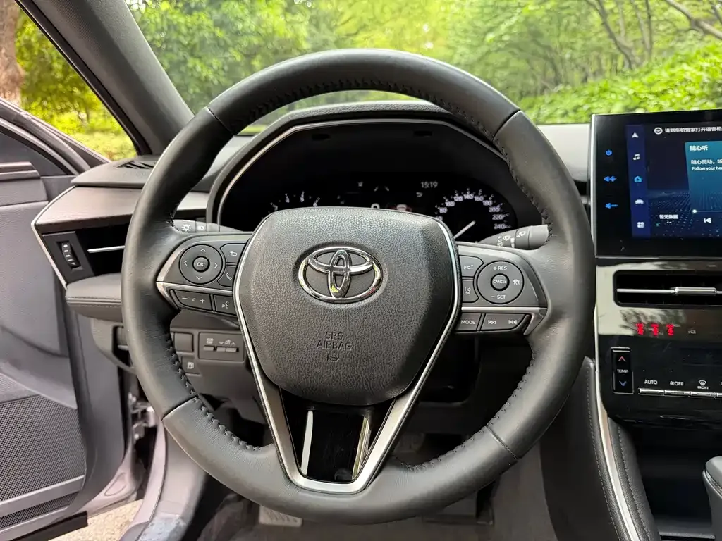 Toyota Avalon — фото 2