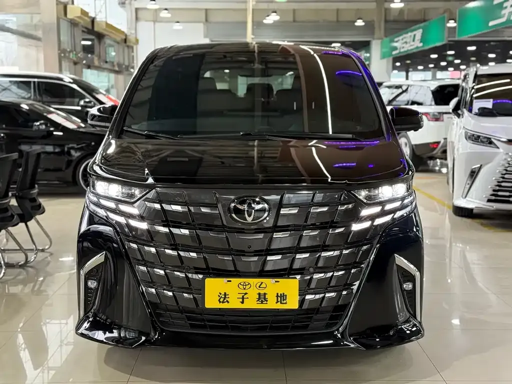 Toyota Alphard — фото 7