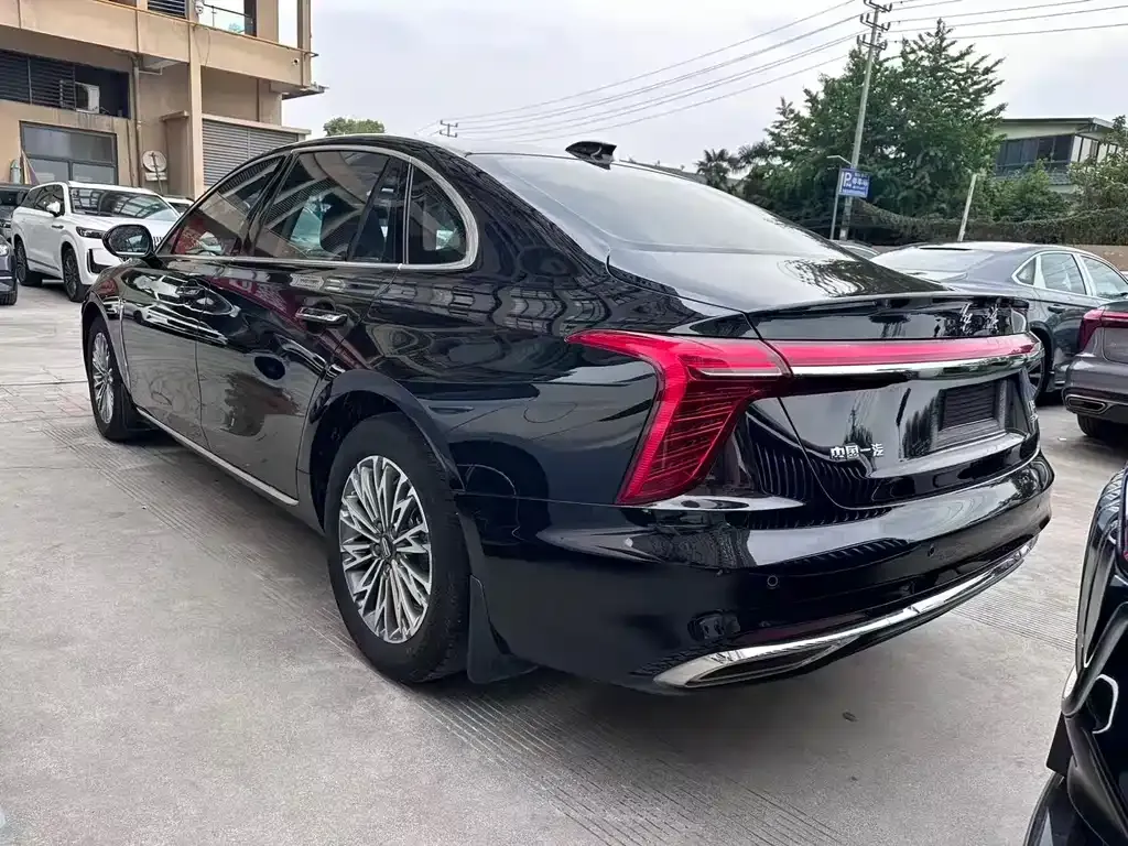 Hongqi H5 — фото 8