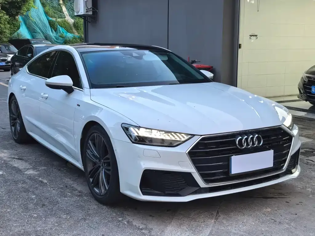 Audi A7 — фото 1