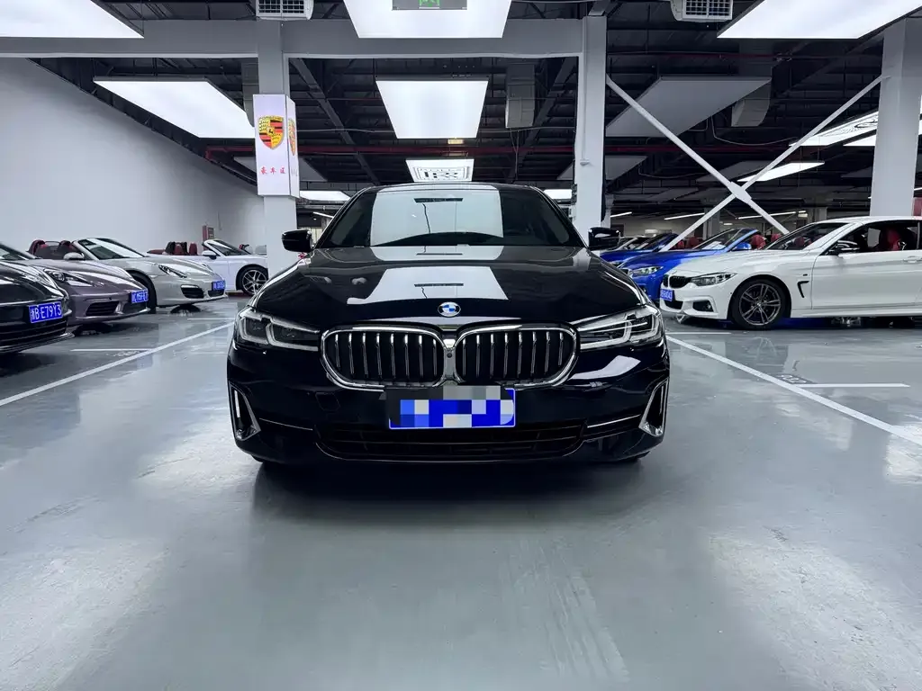 BMW 5 Series — фото 9