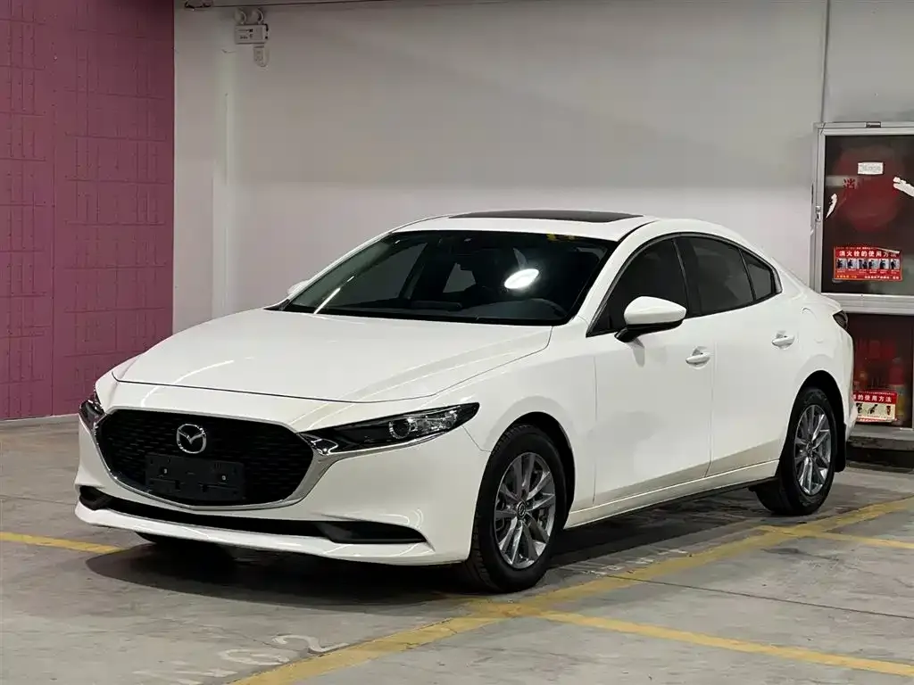 Mazda 3 Axela — фото 1