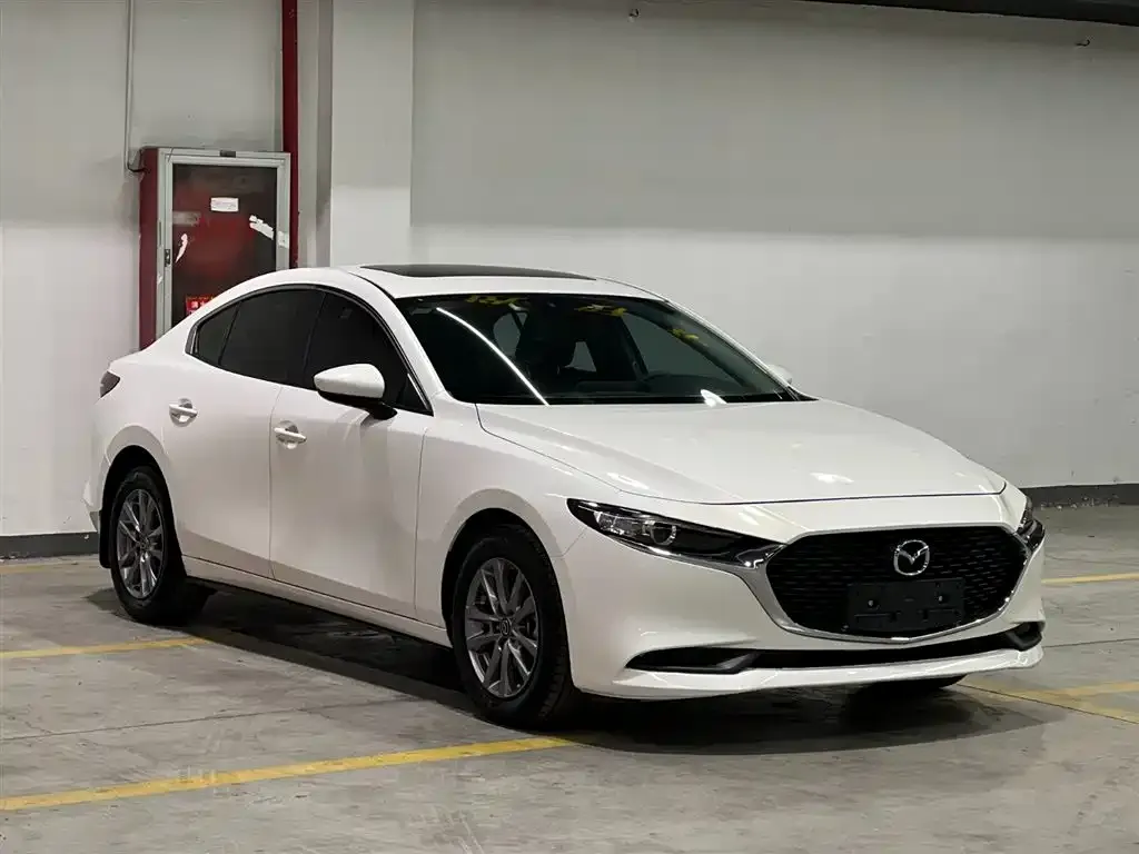 Mazda 3 Axela — фото 4