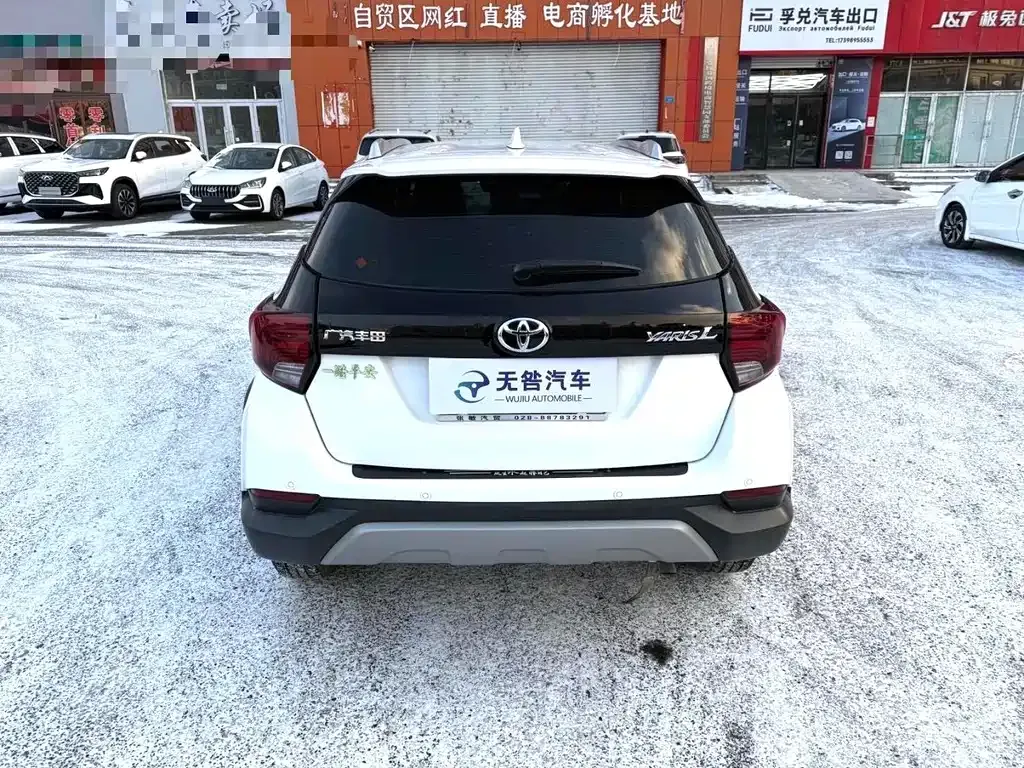 Toyota Yaris L — фото 9