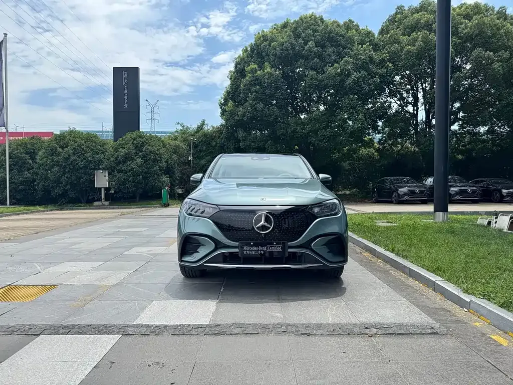 Mercedes-Benz EQE SUV — фото 9