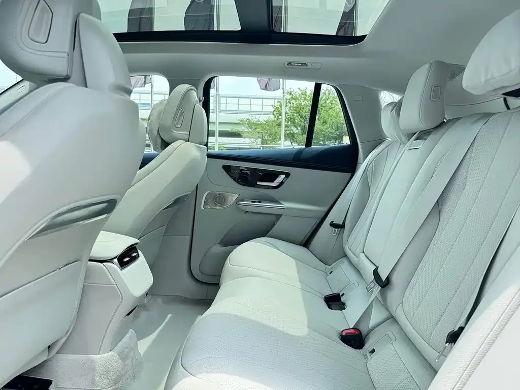 Mercedes-Benz EQE SUV — фото 3