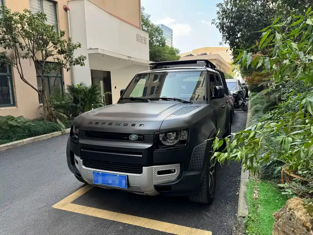 Land Rover Defender — фото 1