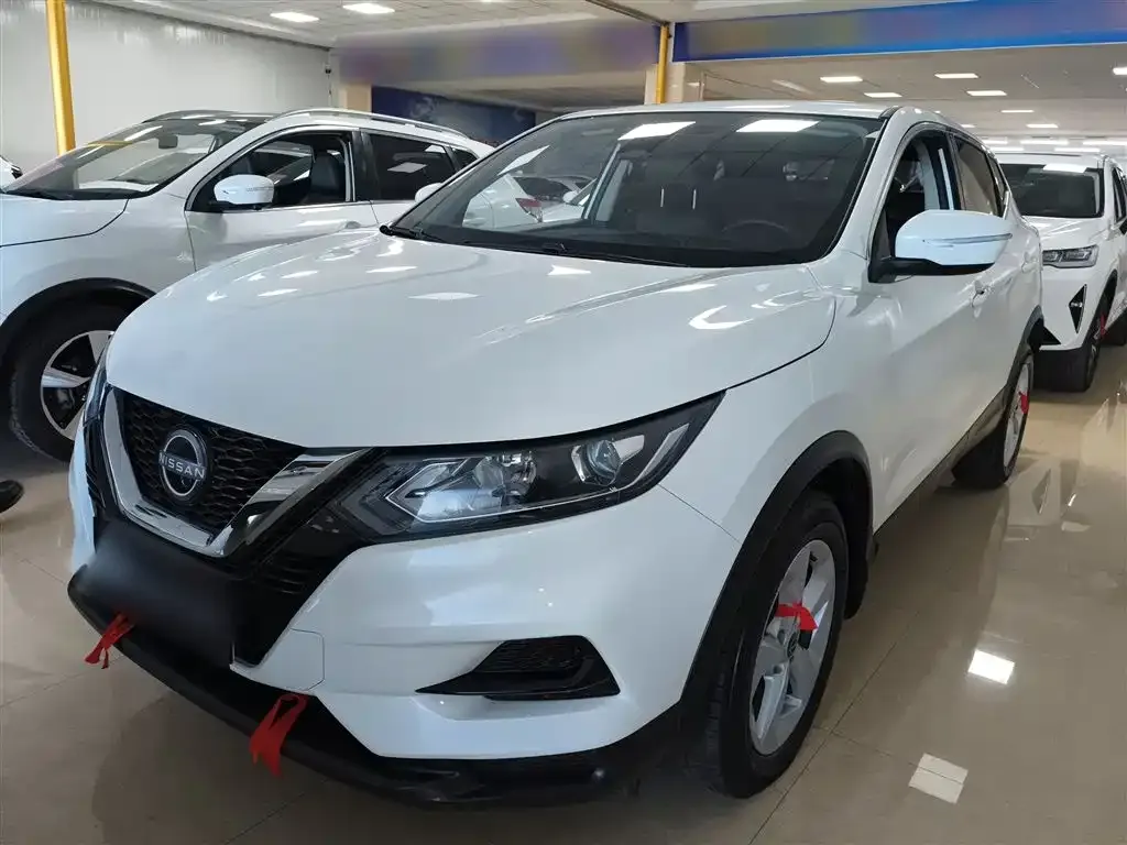 Nissan Qashqai — фото 1