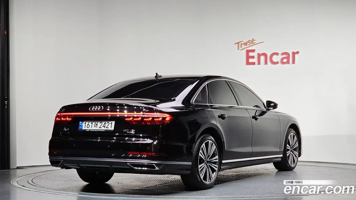 Audi A8 — фото 6