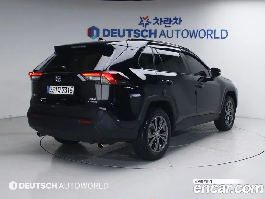 Toyota RAV4 — фото 10