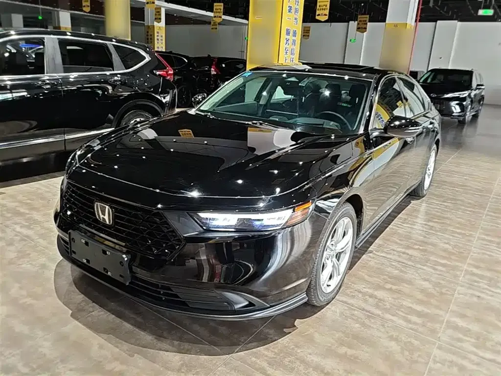 Honda Accord — фото 1