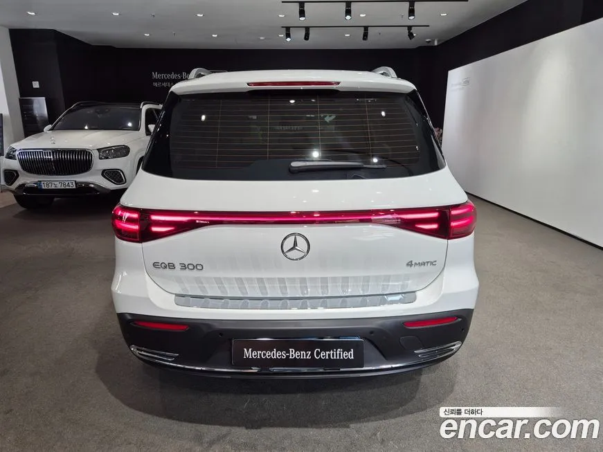 Mercedes-Benz EQB — фото 9