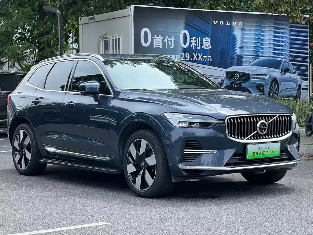 Volvo XC60 PHEV — фото 9