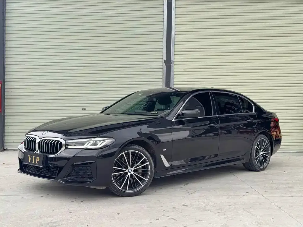 BMW 5 Series — фото 1